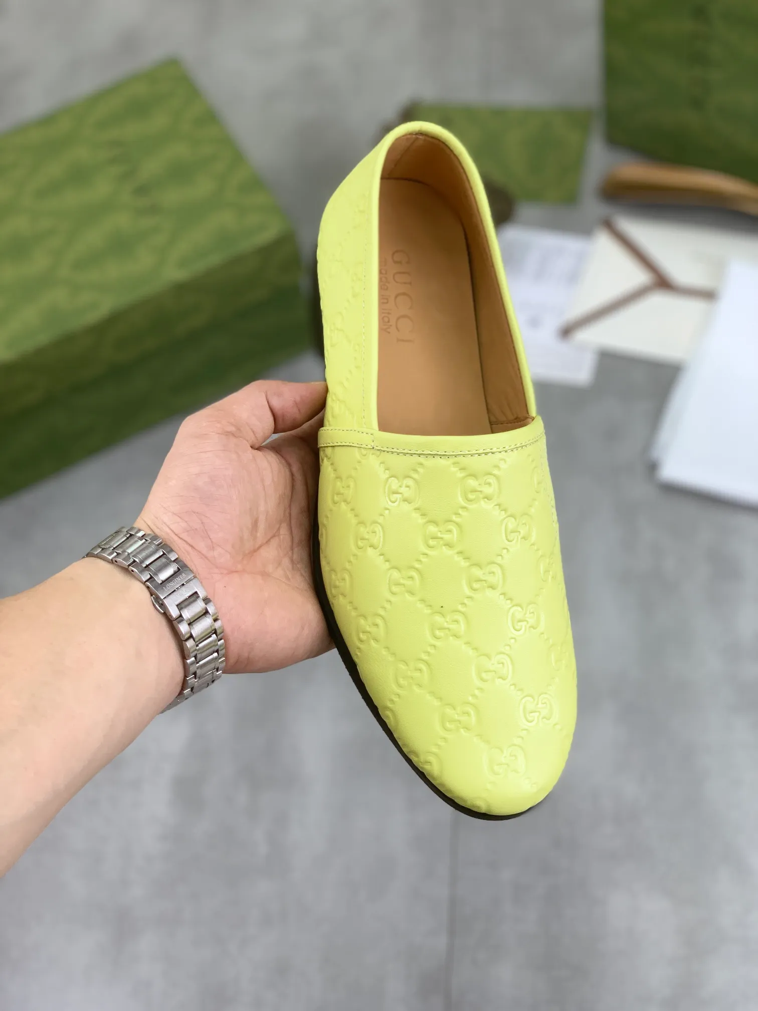 Men's Men's Shoes 💰P500💰【New Style】Water-dyed Niuli Gucci's most popular selection of lazy slip-on leather shoes (Gucci) official website latest Gucci lazy leather shoes, hot style 💥 simple and elegant style, exclusive for trendy men. Unique official website latest brand original double G embossing Elements 👑 Original Gucci decoration, fashionable and elegant, fabric original calfskin ✅ fully imported first-layer cowhide lining, official website designated wear-resistant, rubber business outsole, classic model taken at the counter in real life 🎬38-44 Various colors available